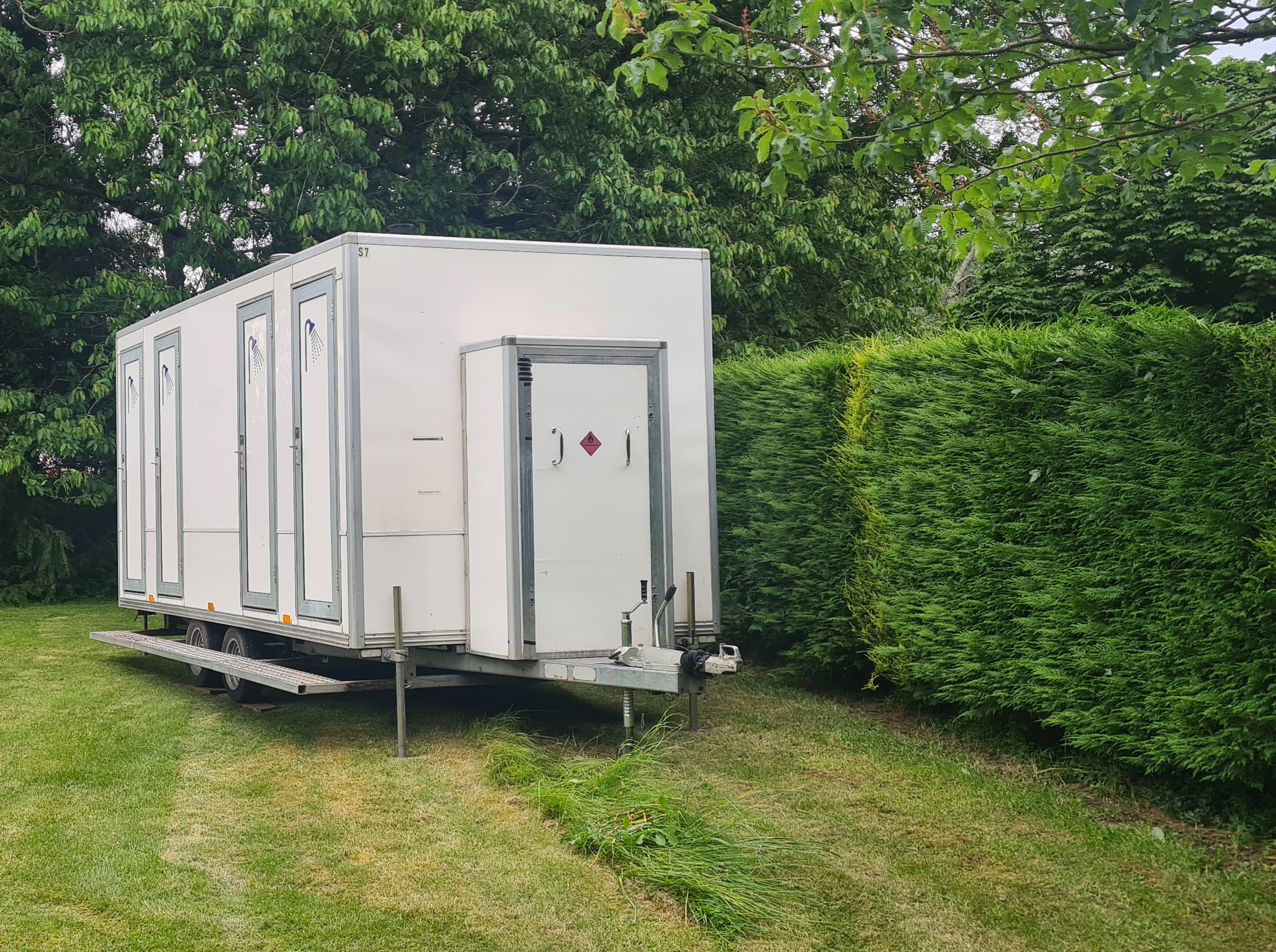 shower trailer exterior